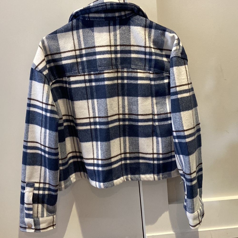 Cropped Plaid Shacket - Picture 2 of 2